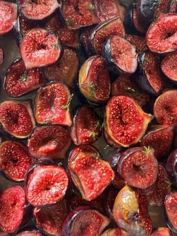 Figues fraîches et rôties, ingrédient de saison pour nos crêpes artisanales à Saint-Nazaire